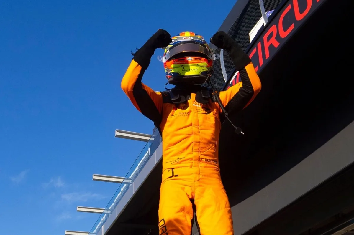 Joven piloto español logra histórico triplete de victorias en circuito italiano