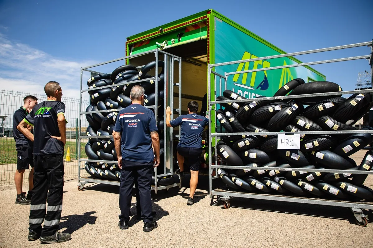 Pirelli prueba nuevos neumáticos en Austria para la temporada 2027 de MotoGP