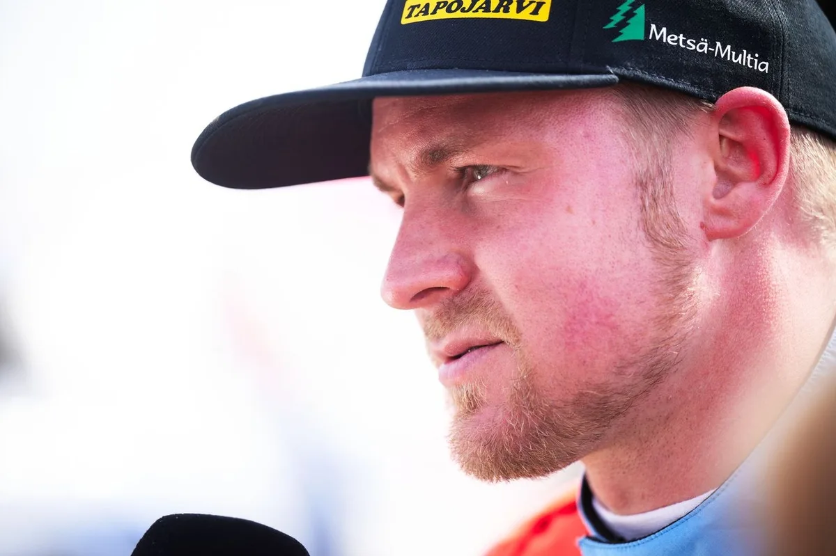 Piloto de fábrica del WRC Esapekka Lappi se toma un descanso de su carrera