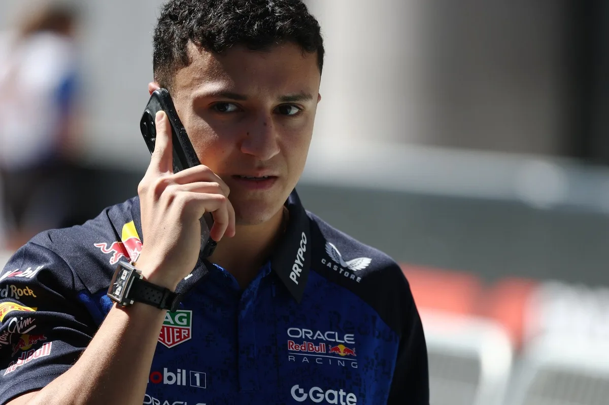 Hadjar continuará en Red Bull junto a Verstappen en la temporada 2027 de F1