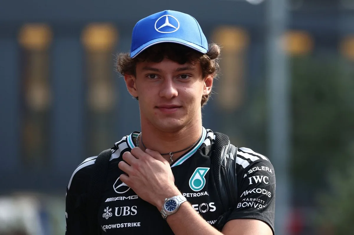 Antonelli mantiene la calma en la lucha por su primer título mundial