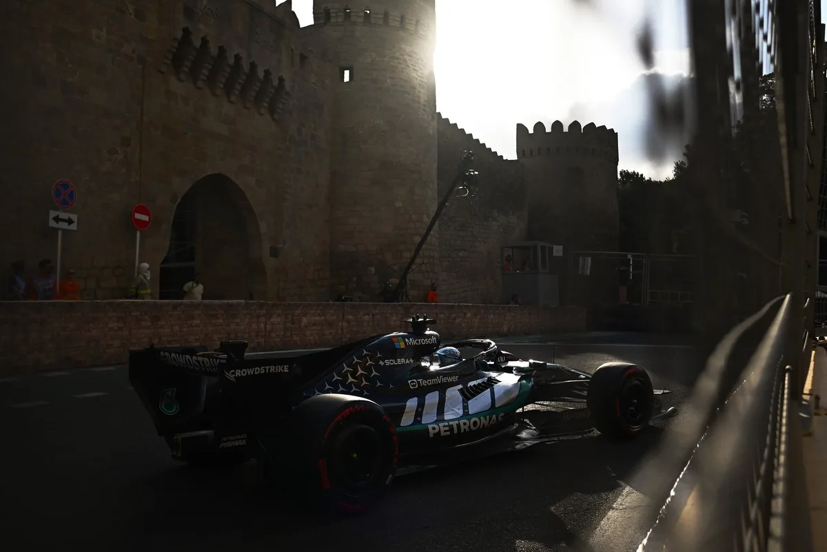Russell busca acercarse a Antonelli en el GP de Azerbaiyán