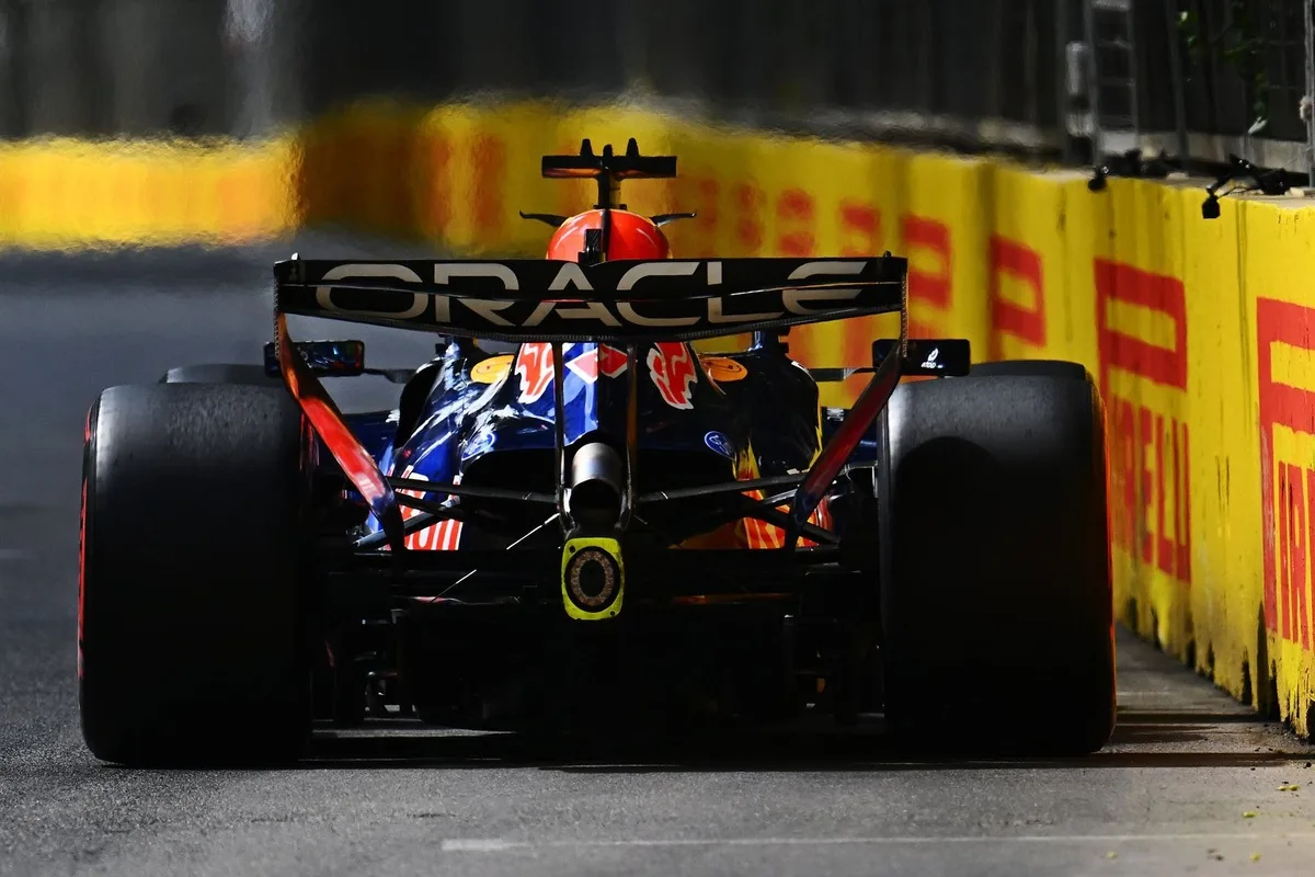 Verstappen explica la falla técnica que arruinó su clasificación en Bakú