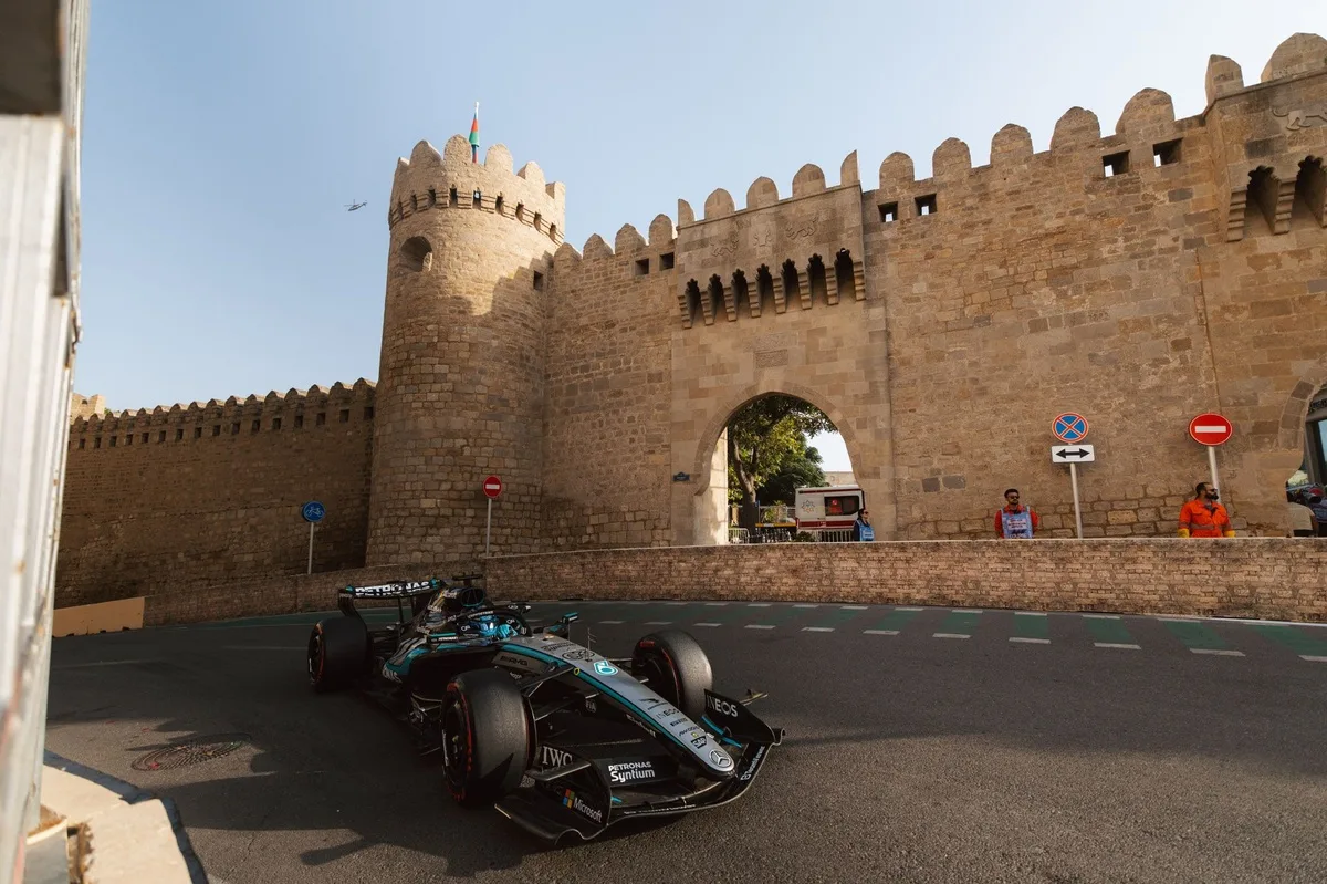 Russell apunta a Verstappen como principal rival en el GP de Azerbaiyán