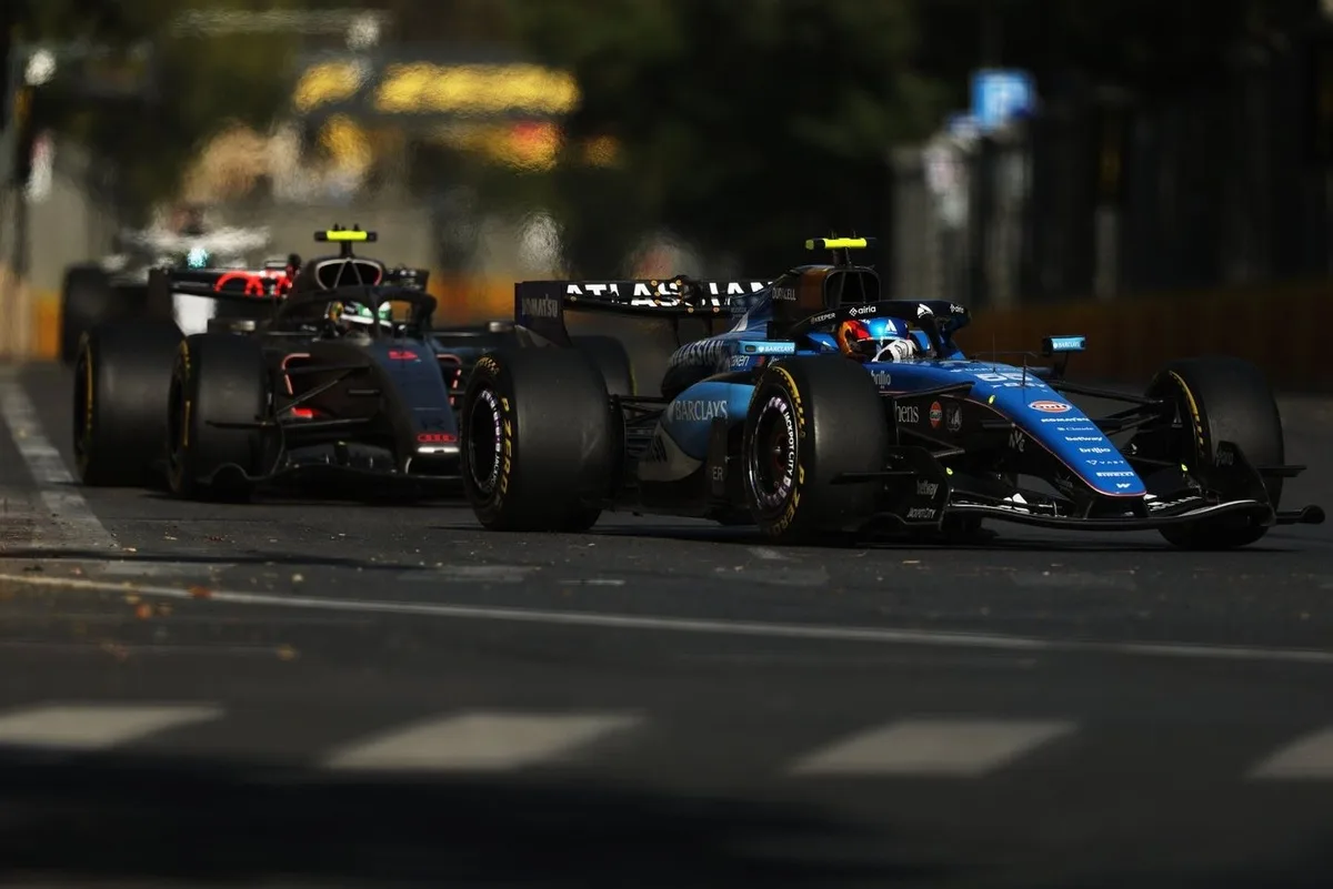 Williams enfrenta desafío de rendimiento en carrera tras fuerte desempeño en clasificación