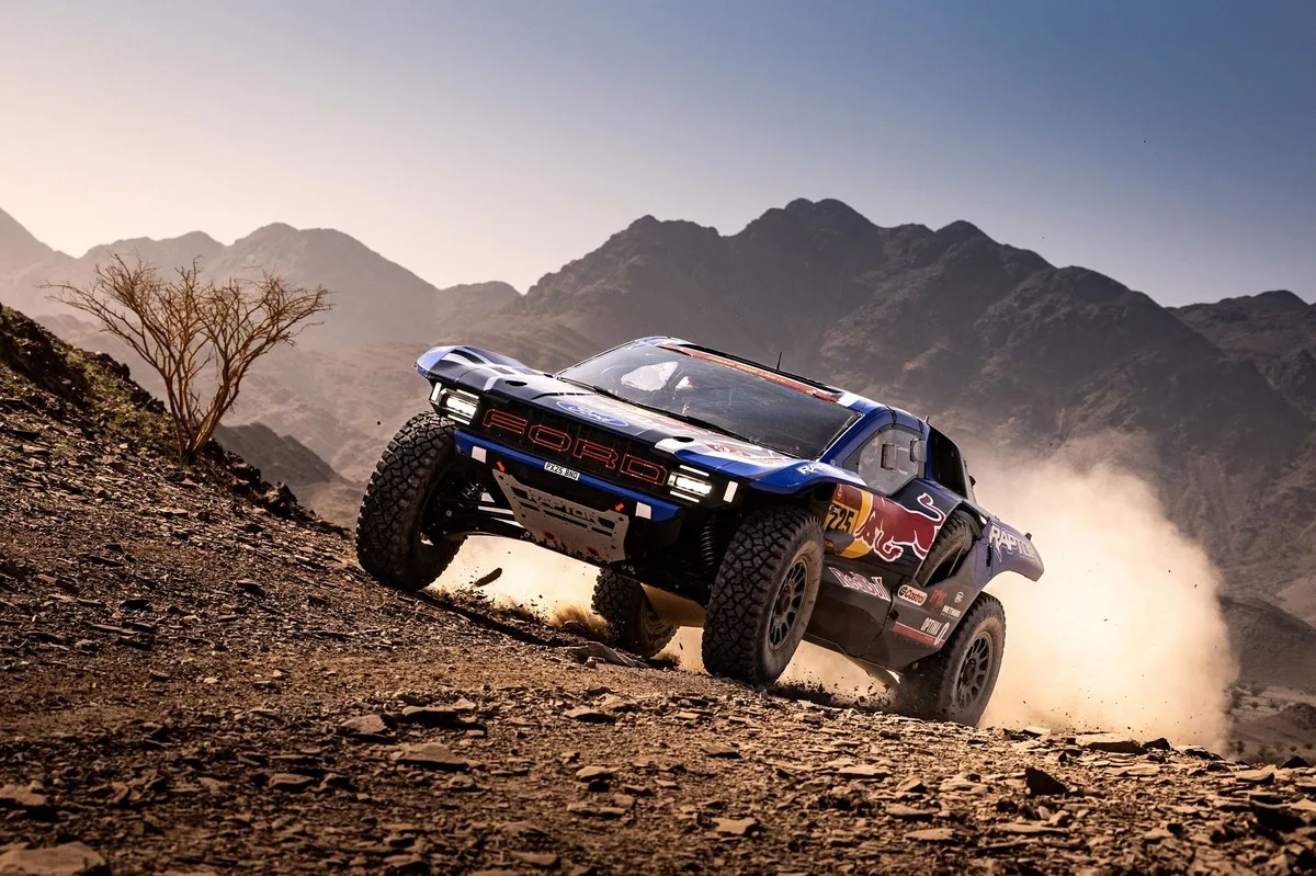 Rally de Marruecos: Sainz avanza mientras Al-Attiyah pierde terreno en la etapa 2