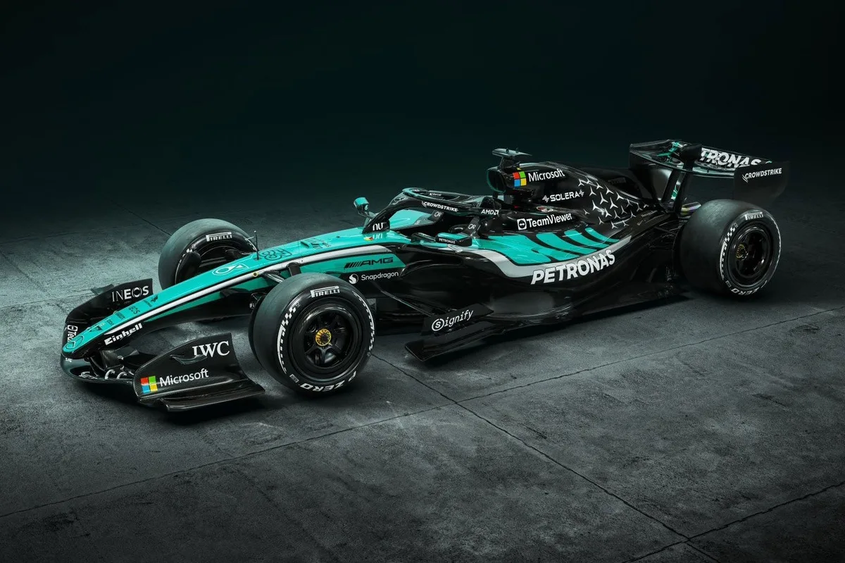Mercedes rinde homenaje a Petronas en el regreso de F1 a Sepang