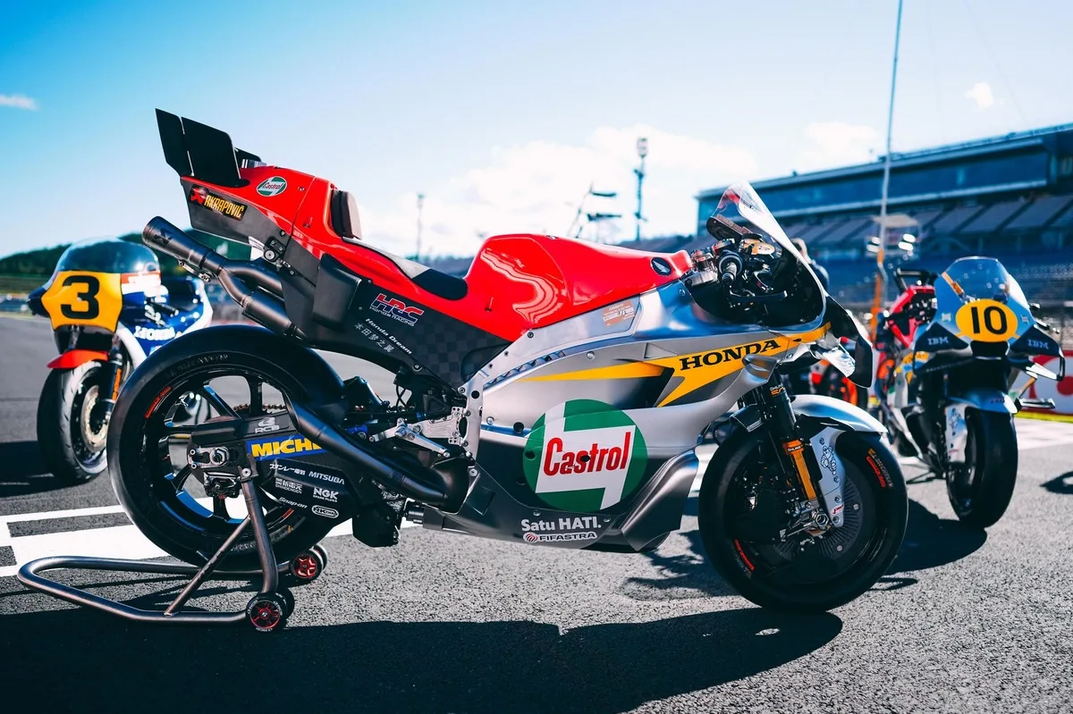 Honda celebra su legado en MotoGP con diseño retro en el circuito de Motegi