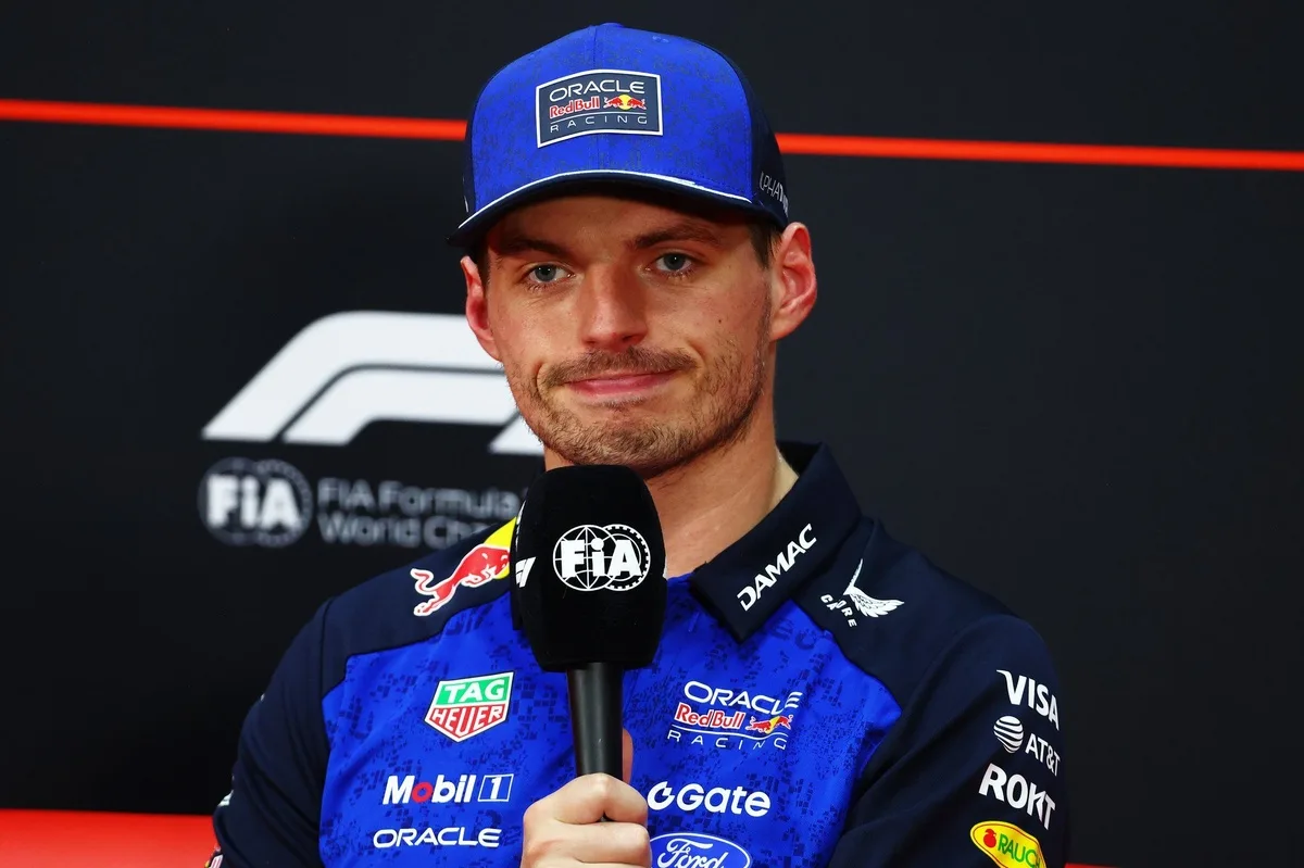 Verstappen responde a Russell sobre los chalecos refrigerantes en F1