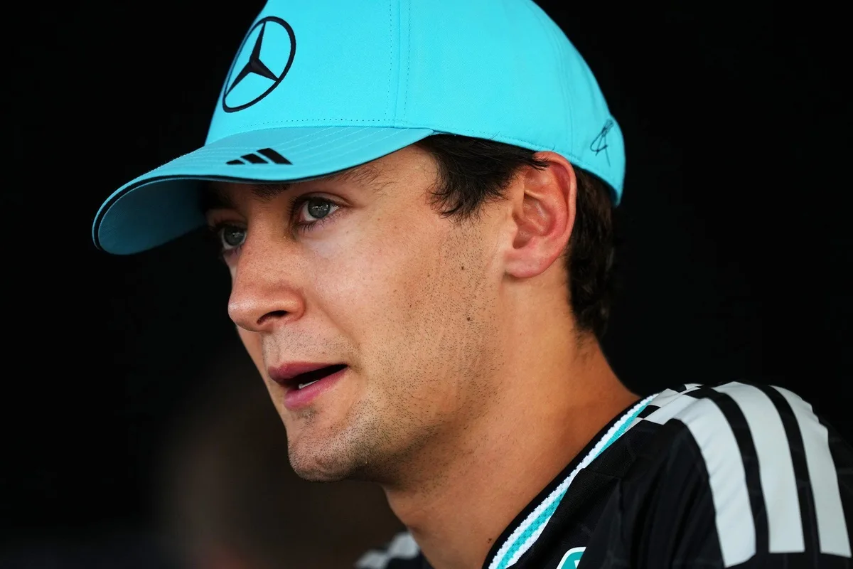 Russell pide intervención de la FIA para proteger a pilotos del calor extremo