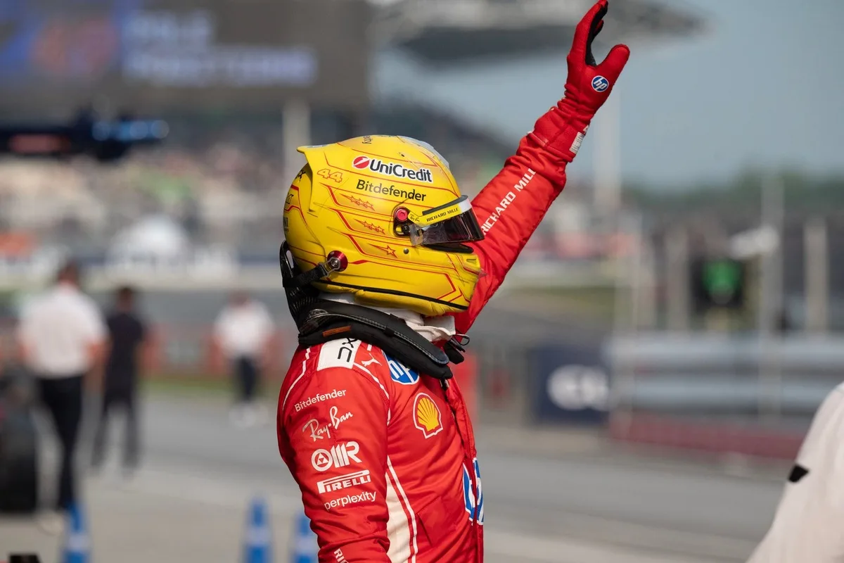 Hamilton logra su mejor vuelta de 2026 en Sepang rumbo al GP de Bahréin
