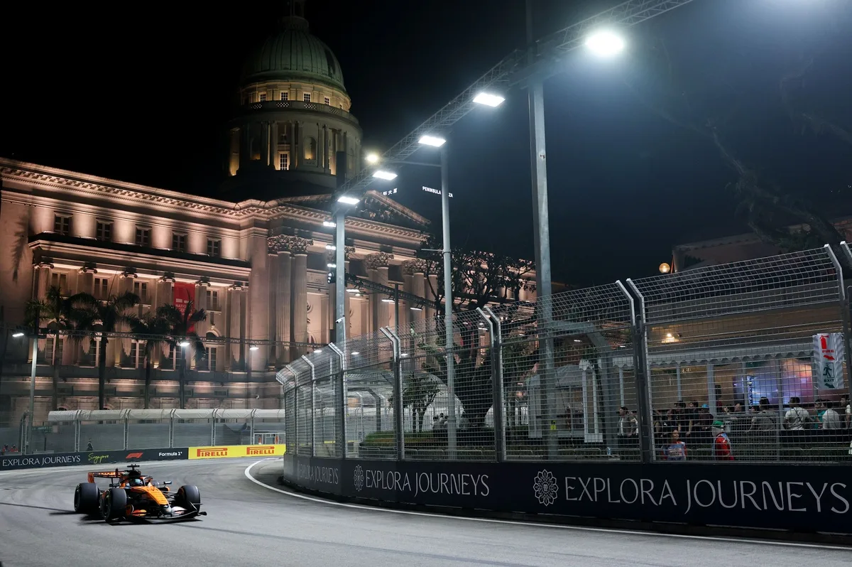 Verstappen domina en Singapur: pole position en la carrera sprint de F1