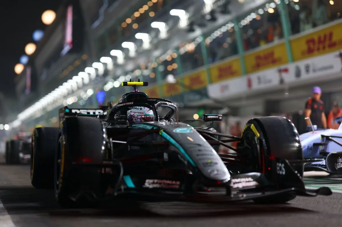 Antonelli enfrenta dificultades con el nuevo paquete de Mercedes en Singapur