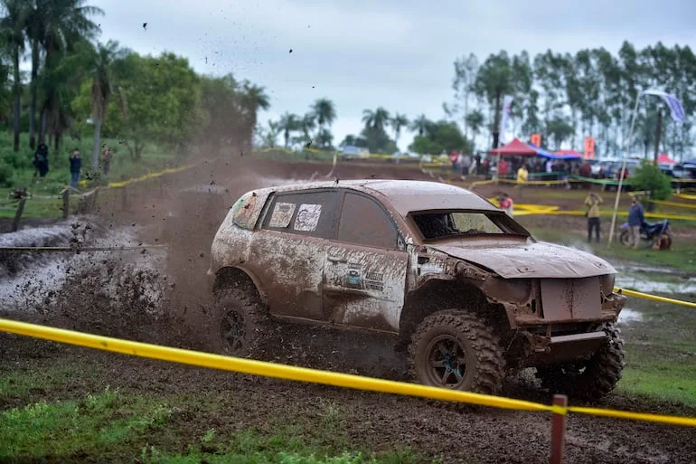 Centurión y Génez dominan la séptima fecha del Campeonato Nacional 4x4