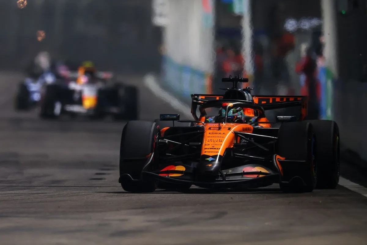Piastri sorprende: el pinchazo en Singapur le ayudó a superar a Hamilton