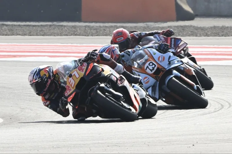 KTM apunta a revolucionar MotoGP 2027 con una motocicleta completamente nueva