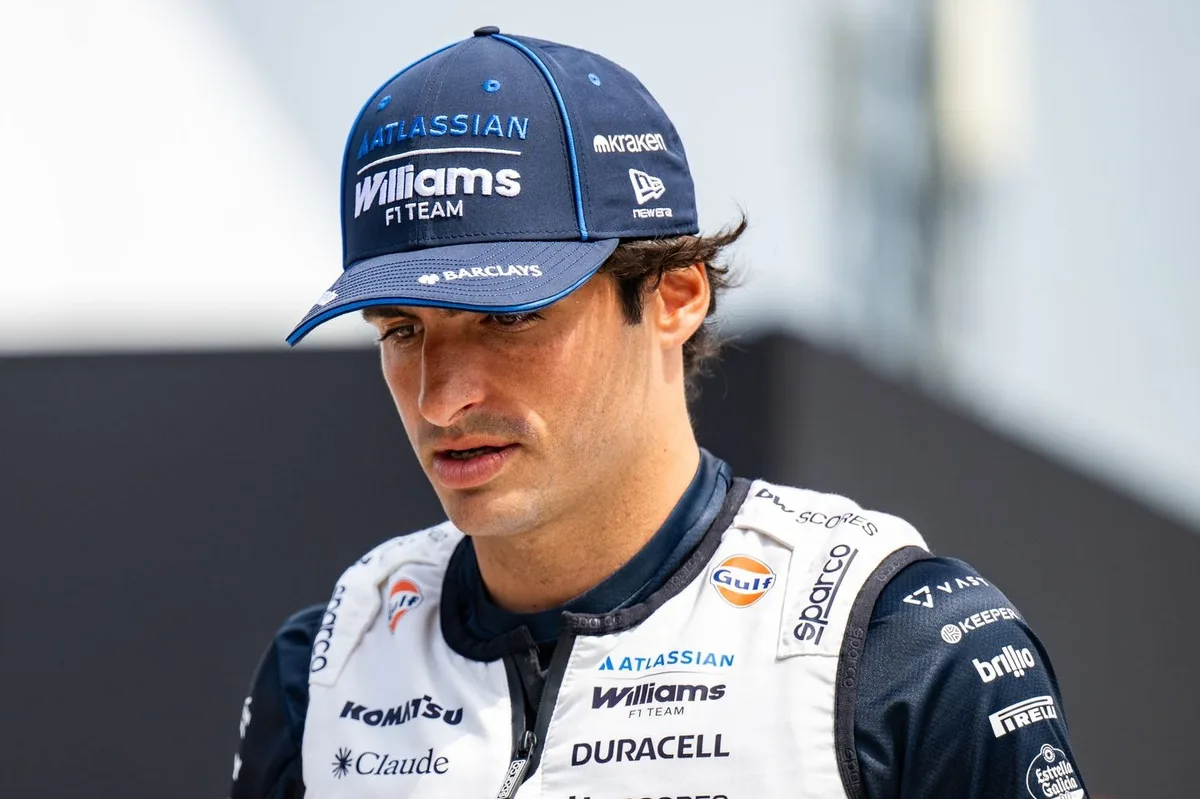 Sainz expresa dudas sobre la realización del final de F1 2026 en Oriente Medio
