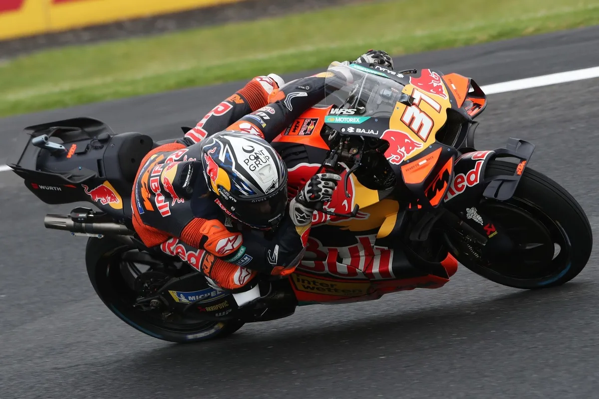 Acosta analiza su desempeño en carrera: estrategia y ritmo en pista