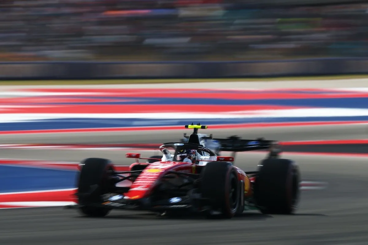 Hamilton domina los entrenamientos en Austin; Verstappen y Alonso buscan sorprender