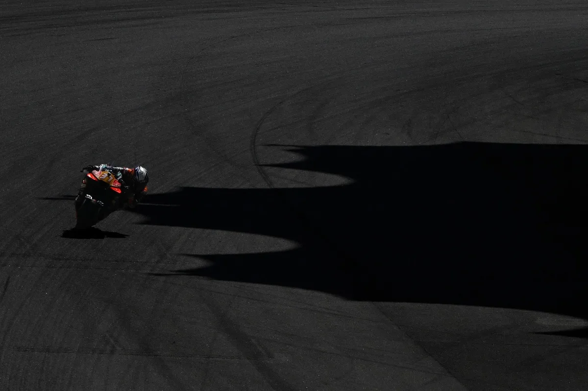 Viñales brilla en Sepang mientras Acosta busca adaptarse a la pista malasia