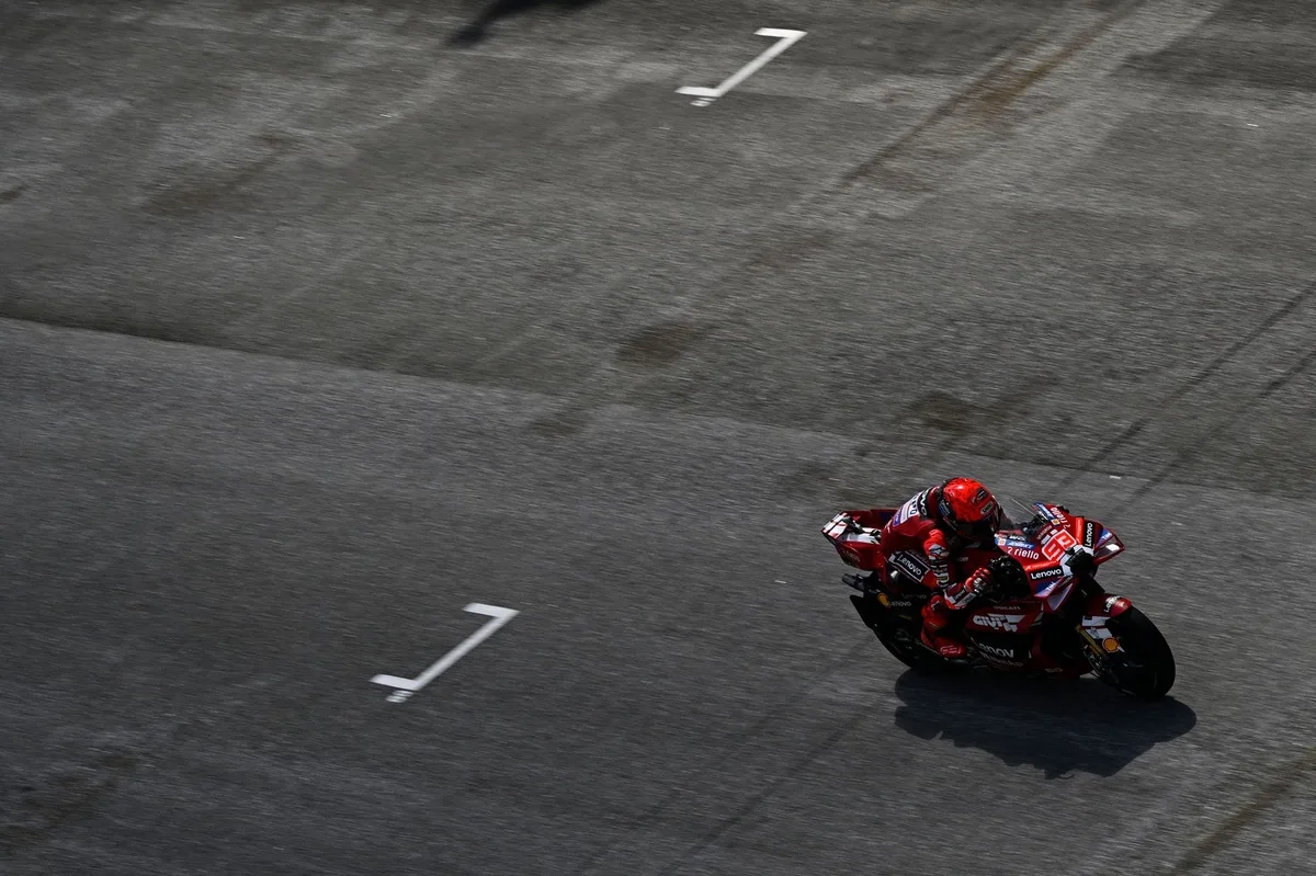 Alex Márquez domina la clasificación de MotoGP en Sepang y se lleva la pole