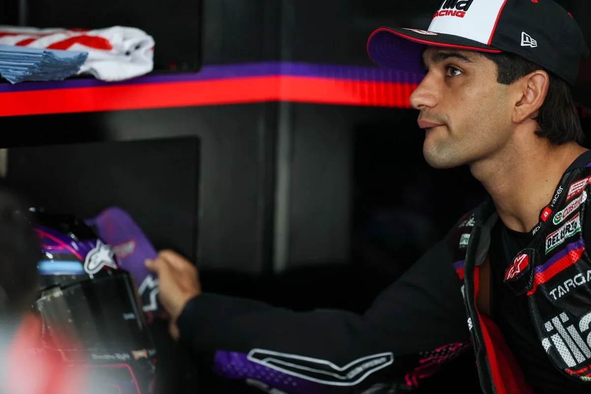 Piloto de Aprilia se retira de competencia para recuperarse de lesión