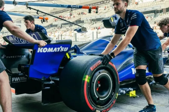 Carlos Sainz Inicia su Nueva Etapa con Williams en Abu Dhabi: Primer Contacto con el FW46