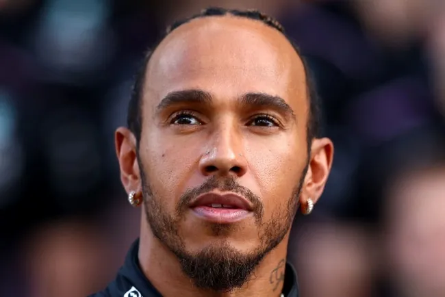Lewis Hamilton y Ferrari: ¿Una apuesta fallida? La crítica de Derek Daly enciende el debate sobre el ocaso del heptacampeón
